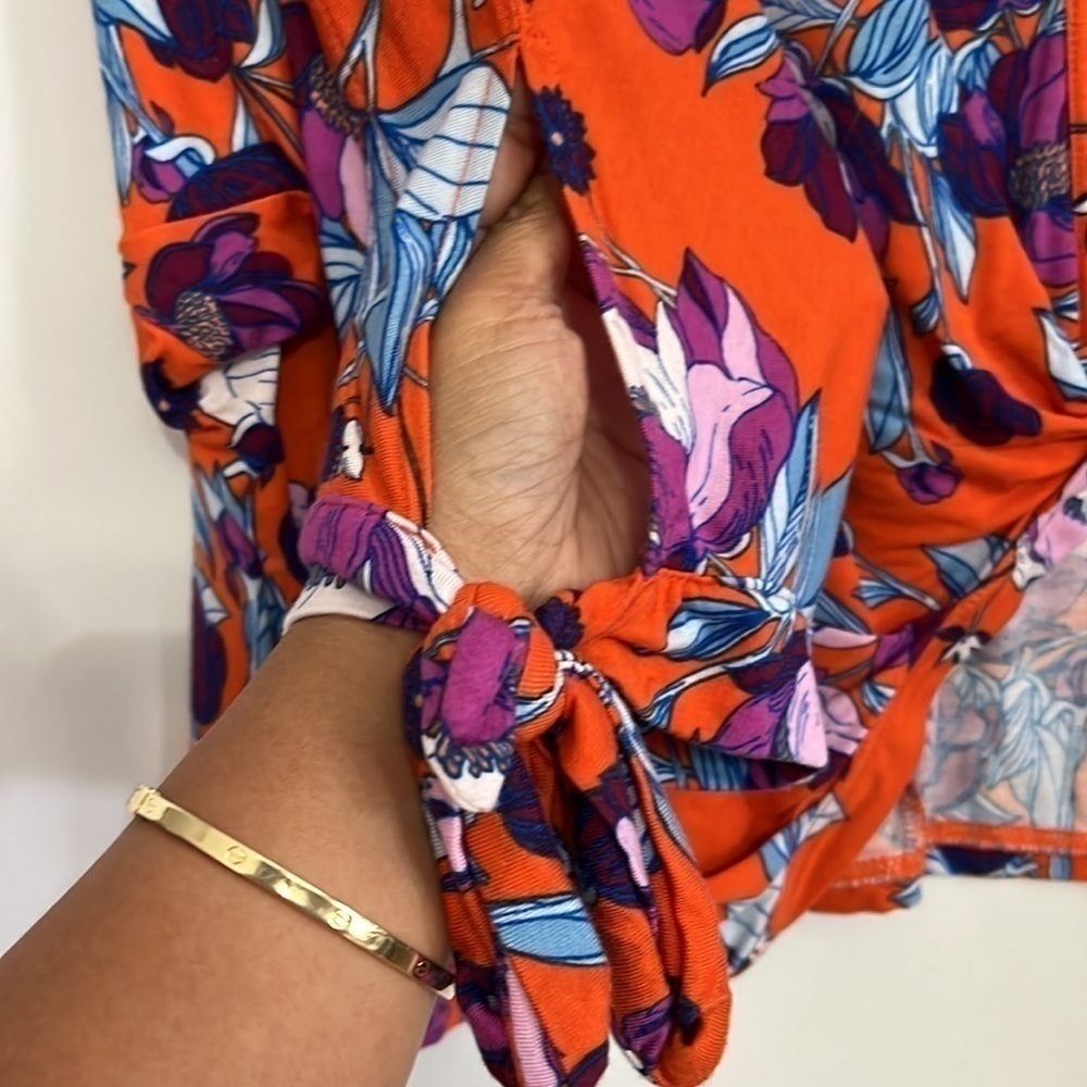 FREE PEOPLE PRINTED KEEPIN ON TIE SIDE PEASANT TIE DETIAL TEE ORANGE HOB… - Picture 6 of 8